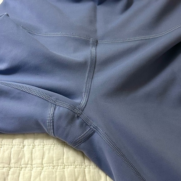 Lululemon Wunder Train High-Rise Tight with Pockets 25"
Water Drop Size 4 - Picture 4 of 5